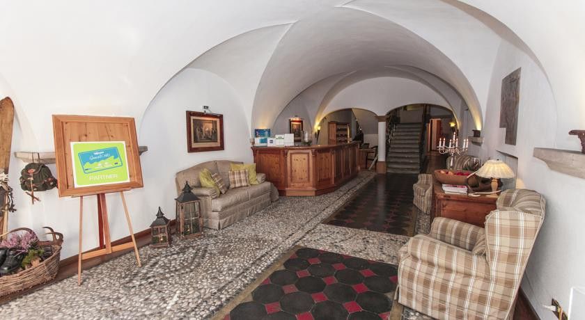 Romantic Hotel Excelsior Cavalese Exterior foto
